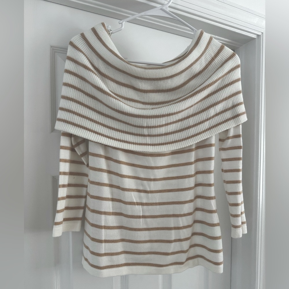 Off the shoulder sweater by Lilly Pulitzer size small